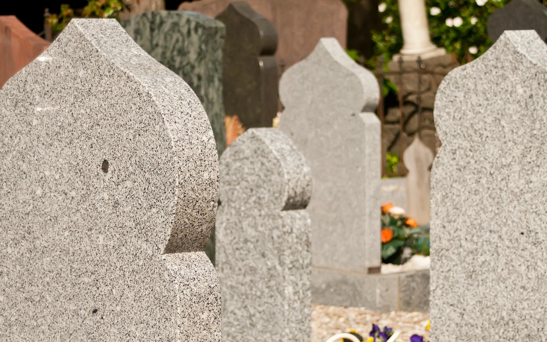 Muslimische Gräber auf einem Friedhof