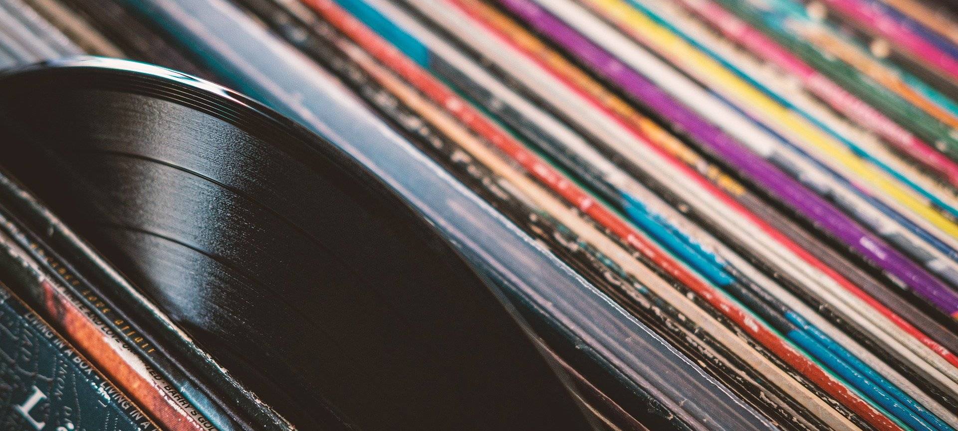 Schallplatten auf dem Weg durch den Kreis