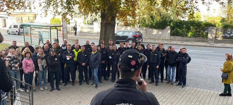 Polizisten fordern mehr Gehalt