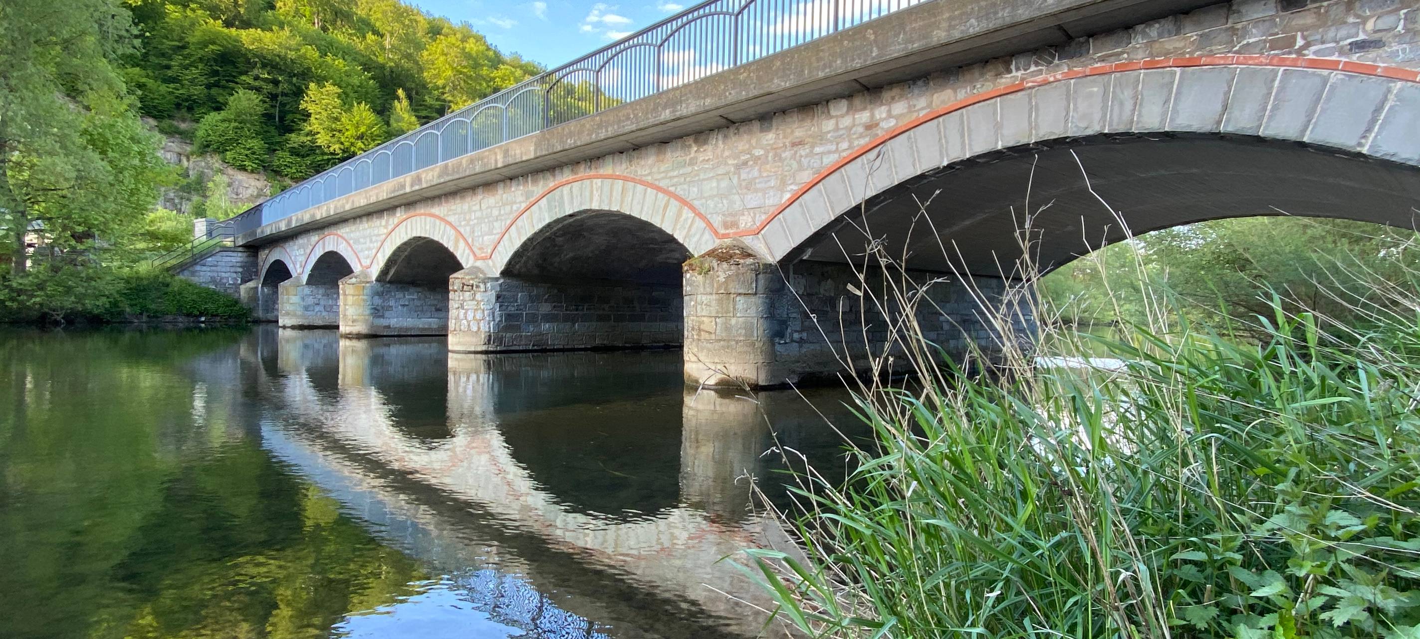 Gefährliche Sprünge ins Wasser