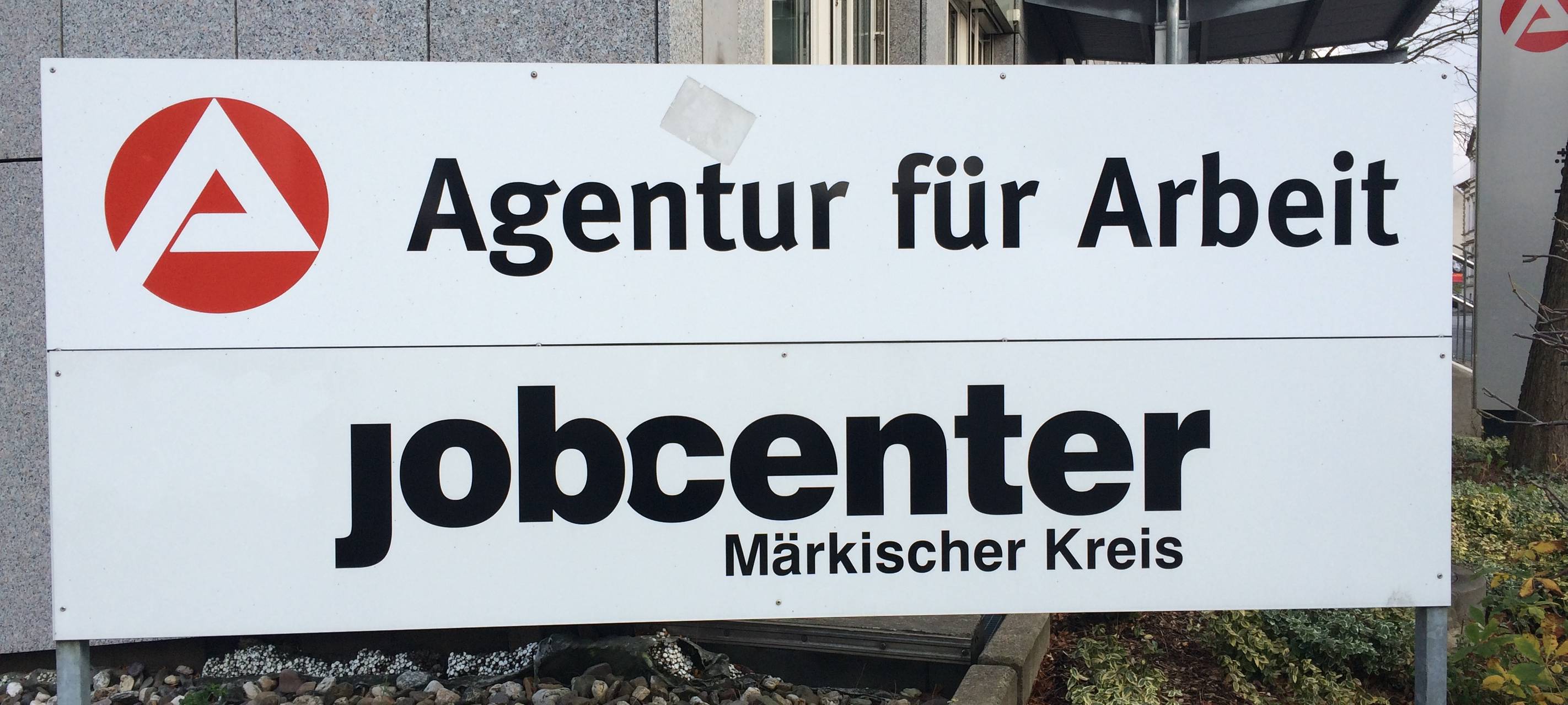 Leichter Anstieg der Arbeitslosenzahlen im MK